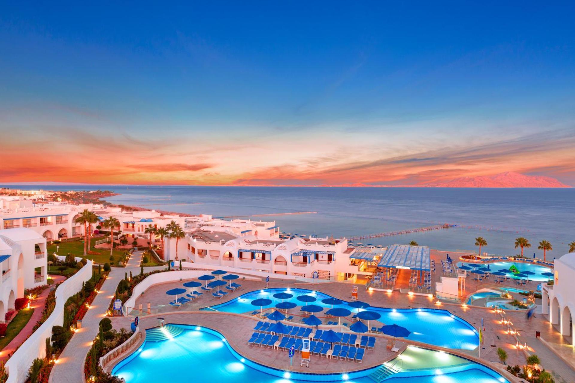 Pickalbatros Palace Sharm - "Aqua Park" Exterior foto Sunset at the Hilton Sharm El Sheikh